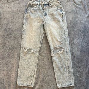 American Eagle 90s Boyfriend Ripped Acid/Light Wash Jeans - Size 8 Long